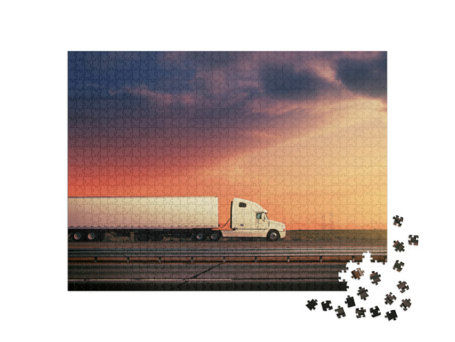 Puzzle 1000 Teile „Weißer Lastwagen auf der Autobahn mit Sonnenunterg “