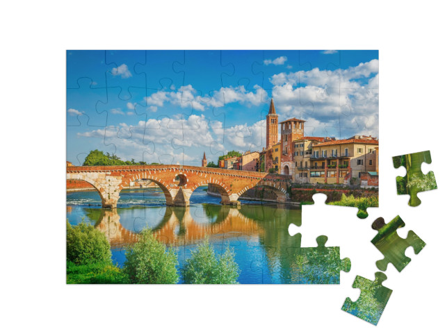 Puzzle 48 Teile „Panoramablick auf die Ponte Pietra, Verona, Italien“