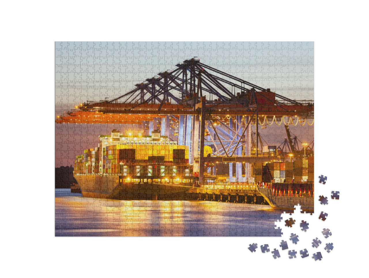 Puzzle 1000 Teile „Angedocktes Containerschiff im Hafen in der Abenddämmerung“